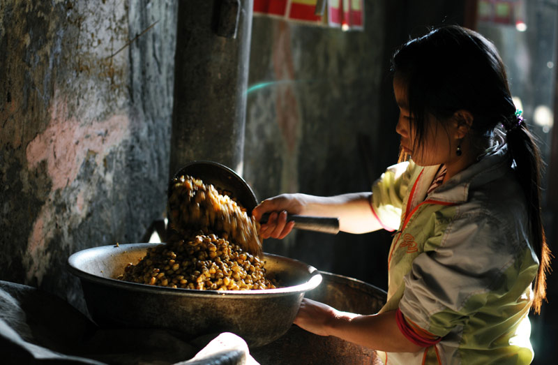 Rượu ngô Bắc Hà - Tinh hoa ẩm thực nơi cao nguyên trắng Lào Cai