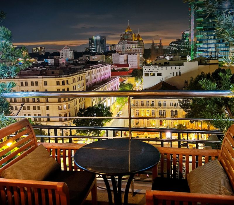 Saigon Saigon Rooftop Bar: Nơi lưu giữ lịch sử Sài Gòn 2