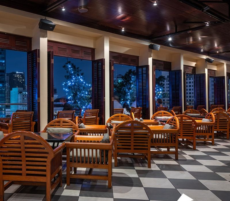 Saigon Saigon Rooftop Bar: Nơi lưu giữ lịch sử Sài Gòn 10