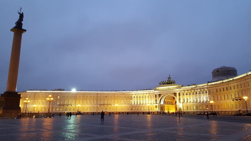 Cảnh quan trùng điệp nơi Saint Petersburg cổ tích 7