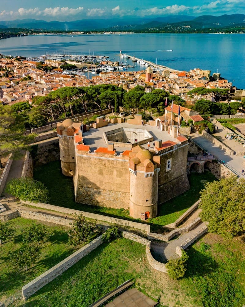 Có gì tại Saint Tropez, thị trấn xinh đẹp nước Pháp? 7