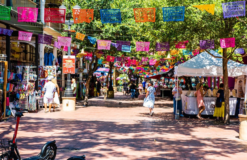 San Antonio địa điểm tham quan đa sắc màu lý thú ở Texas Mỹ 10