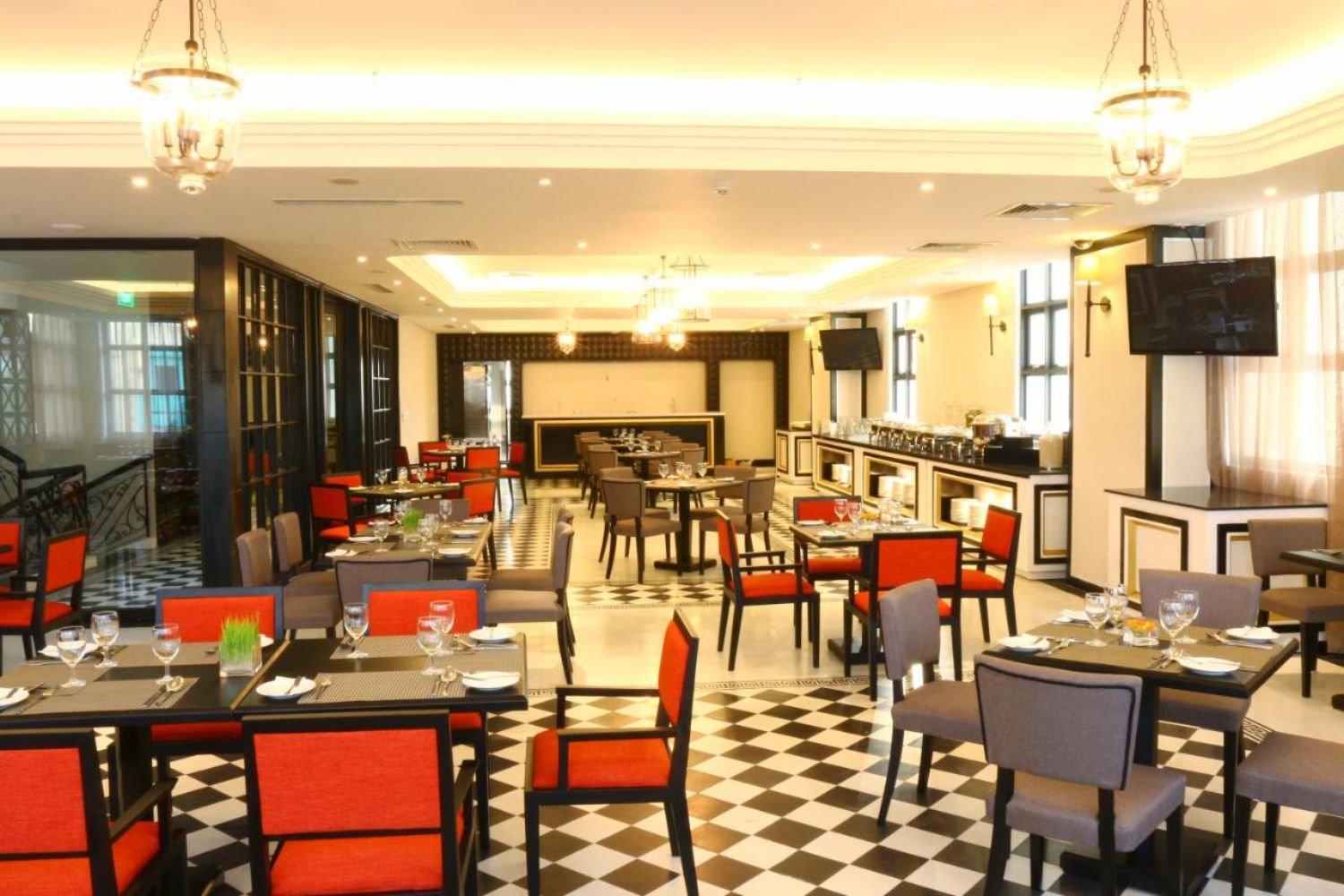 Sanouva Da Nang Hotel tạo nên phong cách cổ điển quý phái từ những năm 90 13