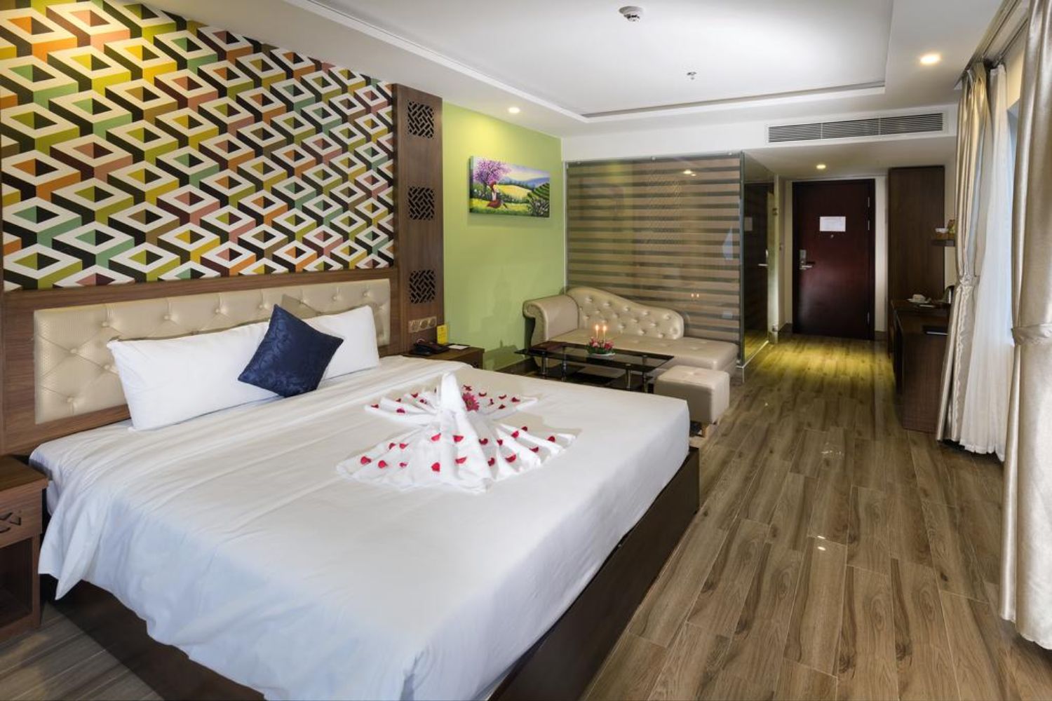 Seven Sea Hotel Da Nang với tầm nhìn trọn vẹn từ Sông, Núi, Biển, Cát 7