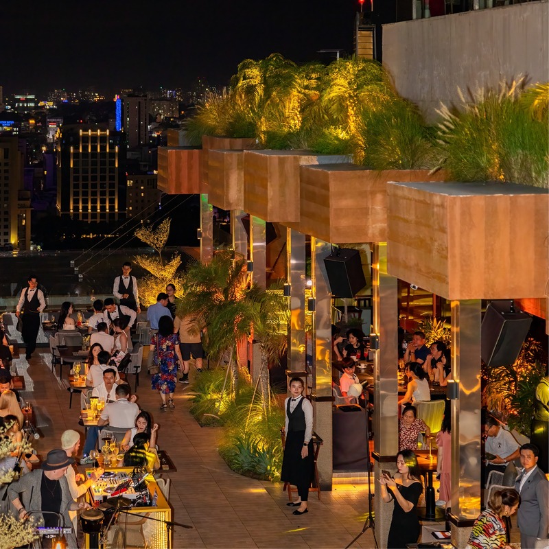 Shri Lifestyle Dining: Nhà hàng rooftop đẳng cấp giữa lòng Sài Gòn 5