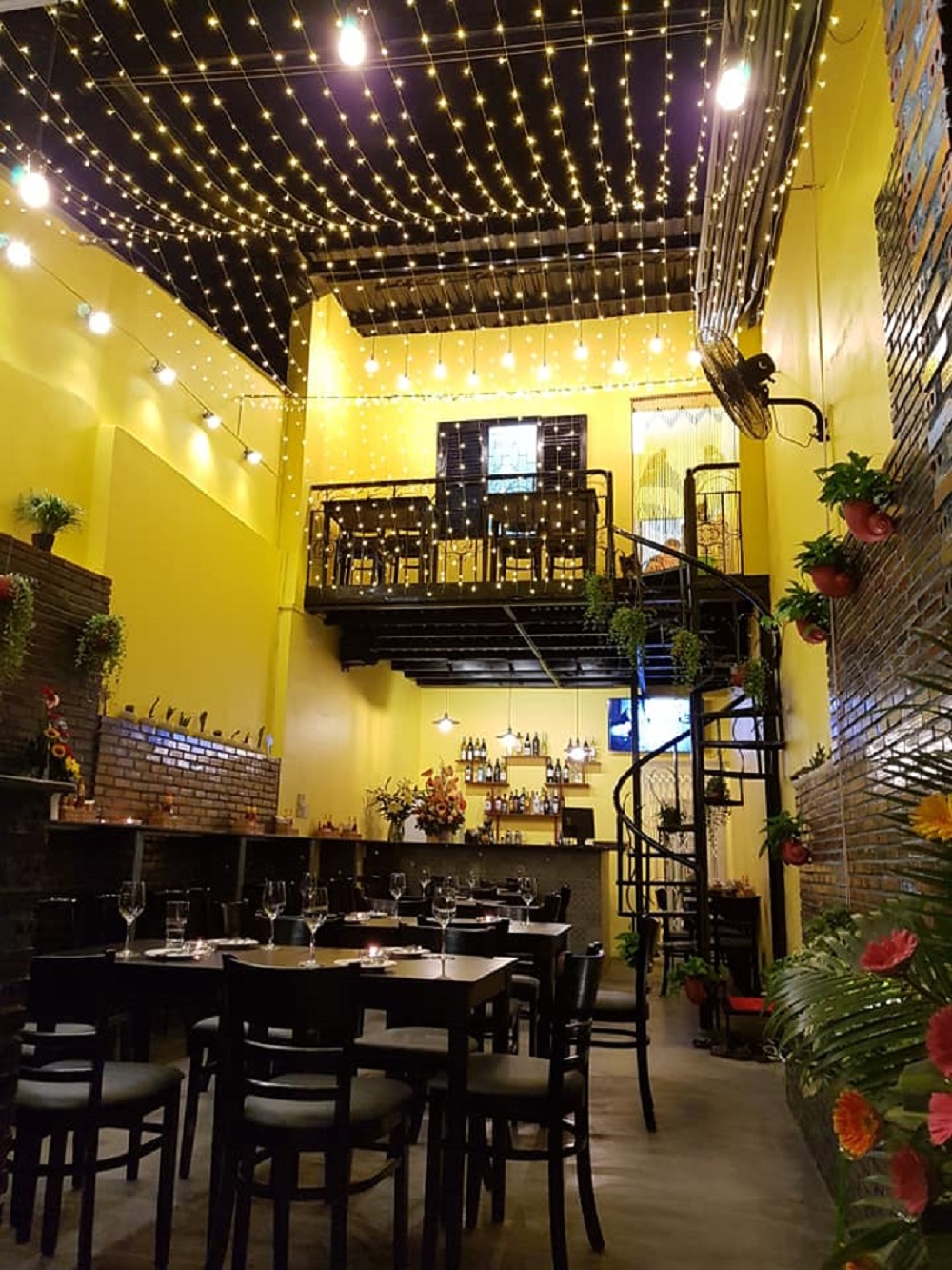 Simple Restaurant & Pub - Địa điểm giao thoa văn hóa ẩm thực Á Âu 3