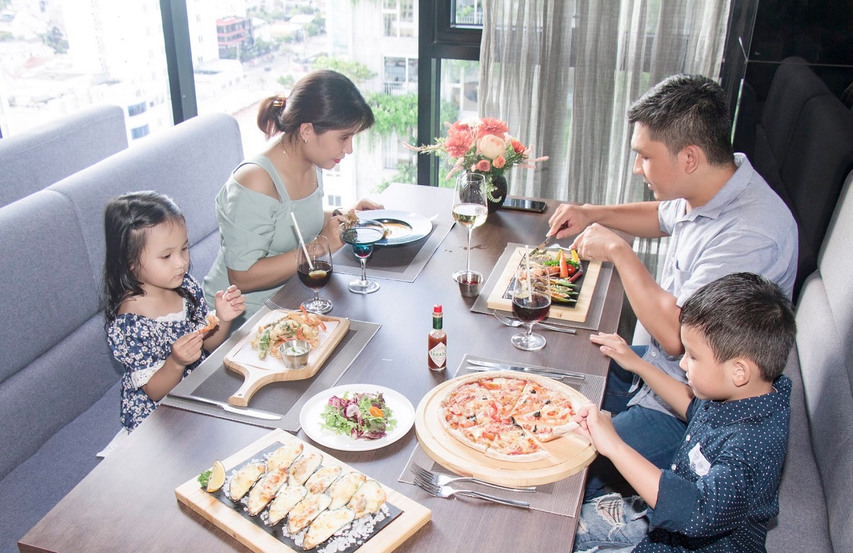 Sky View Restaurant - Nhà hàng lãng mạn lý tưởng cho các cặp đôi tại Đà Nẵng 9