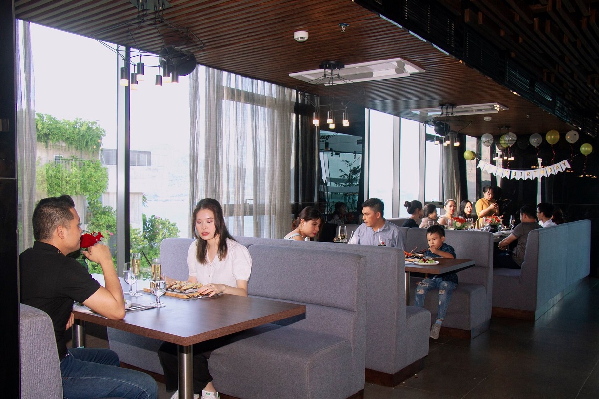 Sky View Restaurant - Nhà hàng lãng mạn lý tưởng cho các cặp đôi tại Đà Nẵng 3