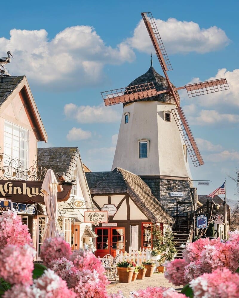 Khám phá Solvang, ngôi làng Đan Mạch giữa lòng nước Mỹ 2