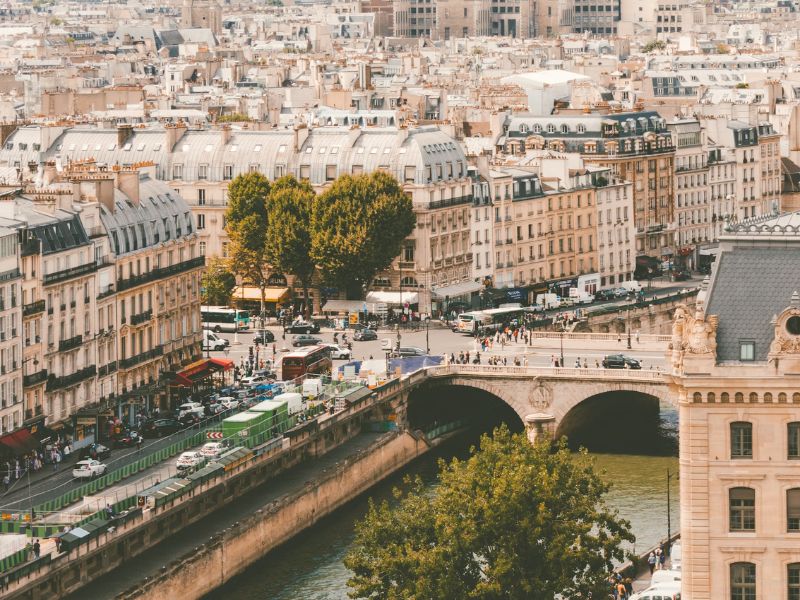 Vi vu trên dòng sông Seine thơ mộng giữa kinh đô Paris 3