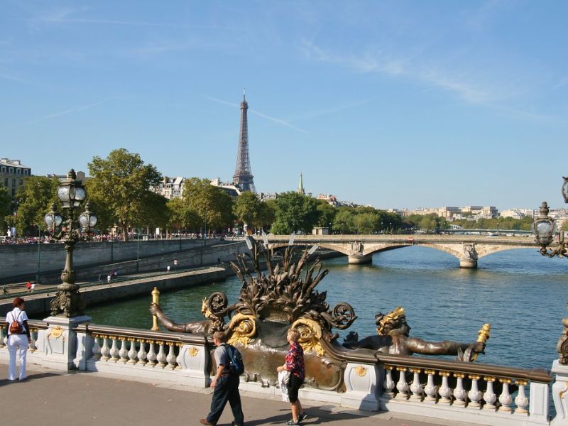 Vi vu trên dòng sông Seine thơ mộng giữa kinh đô Paris 7