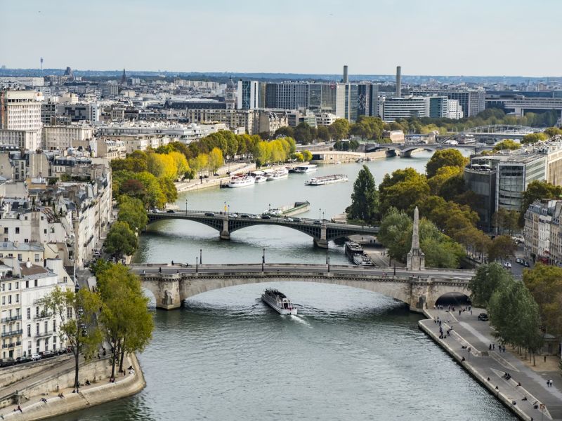 Vi vu trên dòng sông Seine thơ mộng giữa kinh đô Paris 8