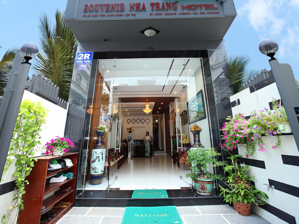 Souvenir Nha Trang Hotel - Khách sạn 2 sao hiện đại tọa lạc bên vịnh Nha Trang xinh đẹp 2