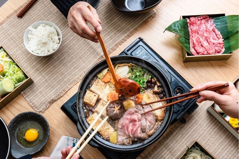 Khám phá sukiyaki, cách ăn và biến thể giữa Kanto và Kansai 4