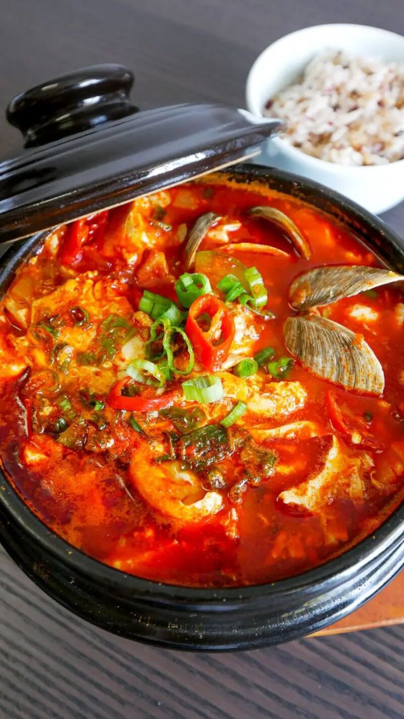 Sundubu Jjigae: Món canh đậu phụ non nổi tiếng xứ kim chi 4