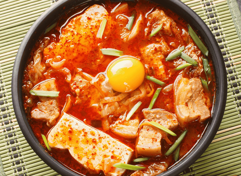 Sundubu Jjigae: Món canh đậu phụ non nổi tiếng xứ kim chi 5