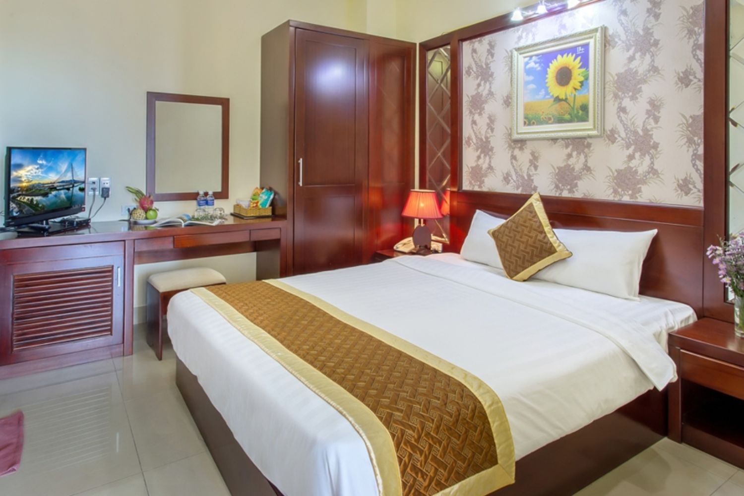 SUNVIEW Hotel đem lại sự bình yên cạnh bên bãi biển Mỹ Khê xinh đẹp 3