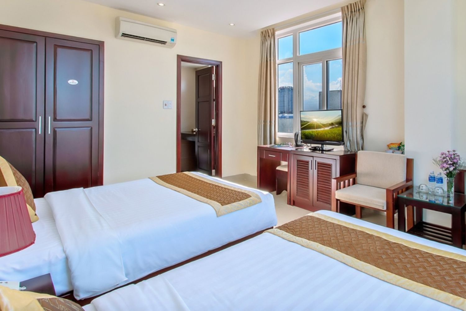 SUNVIEW Hotel đem lại sự bình yên cạnh bên bãi biển Mỹ Khê xinh đẹp 4