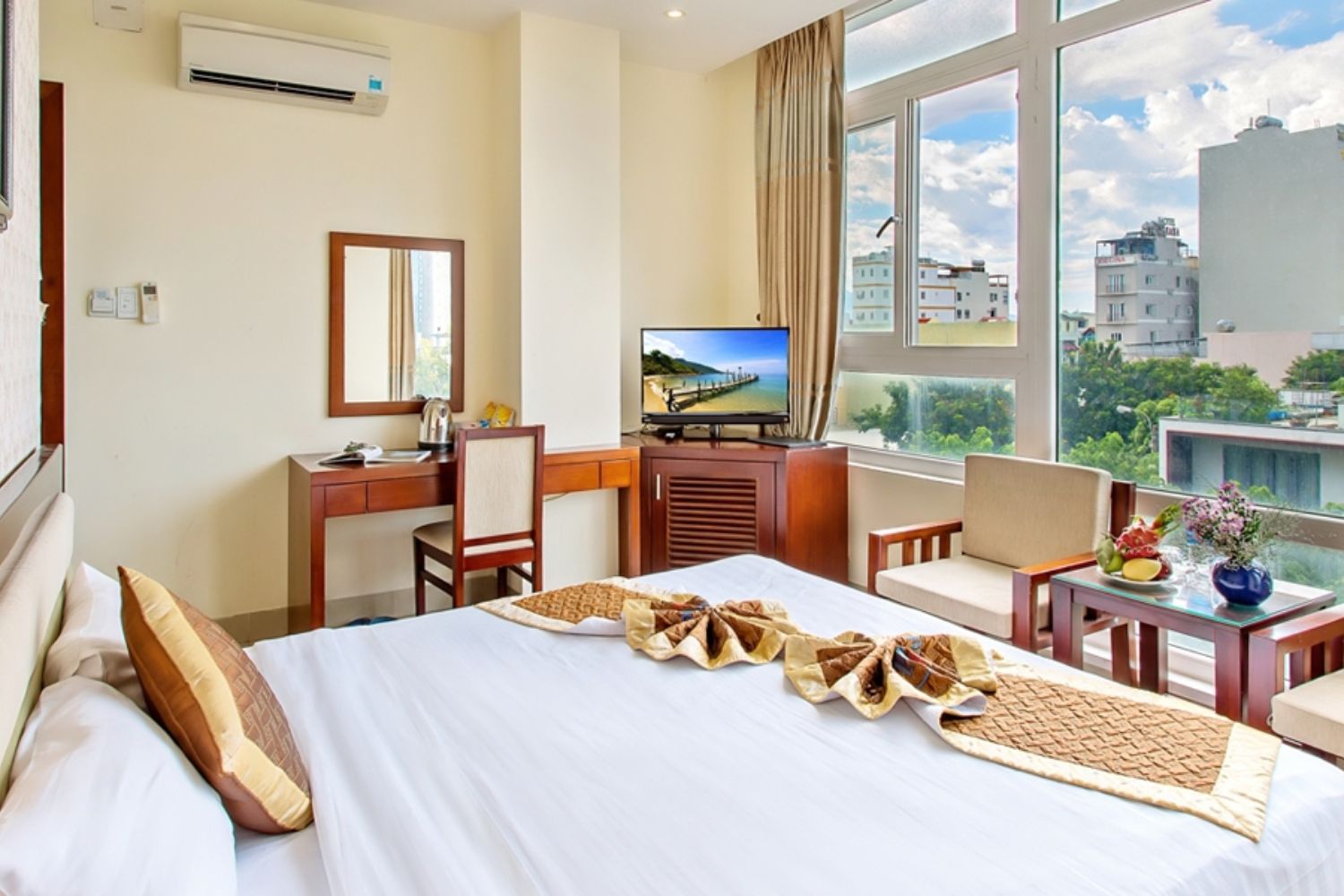 SUNVIEW Hotel đem lại sự bình yên cạnh bên bãi biển Mỹ Khê xinh đẹp 5