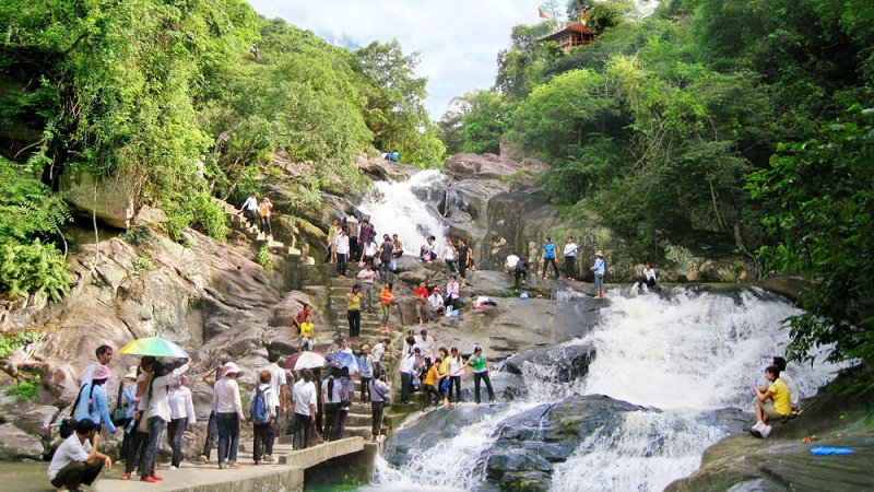 Thăm khu du lịch Suối Mỡ linh thiêng bên những ngôi đền ở Bắc Giang 3