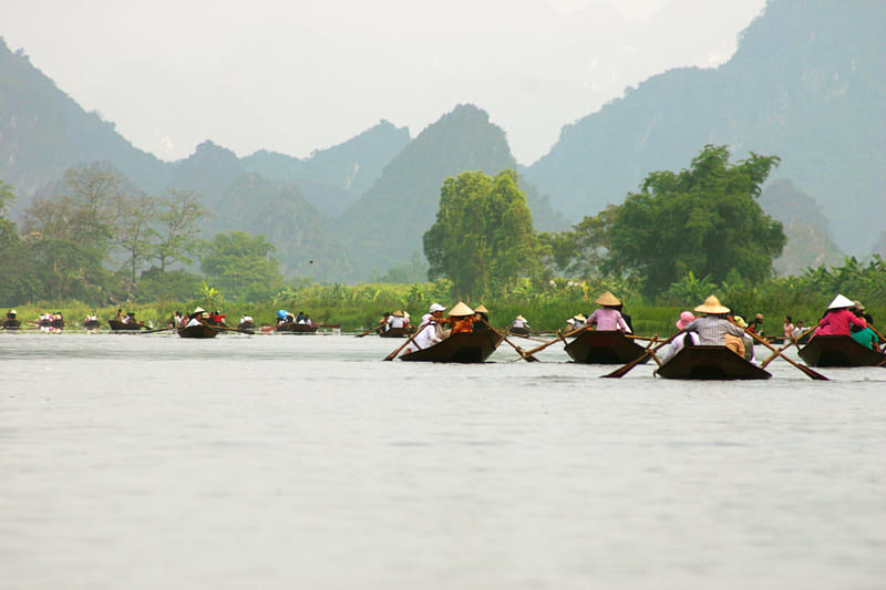 Dòng suối Yến mềm mại bên quần thể danh thắng chùa Hương 4