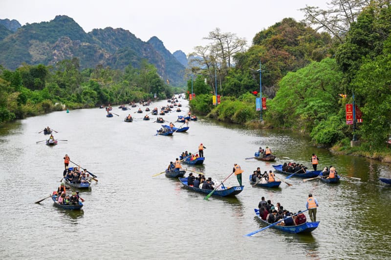 Dòng suối Yến mềm mại bên quần thể danh thắng chùa Hương 5