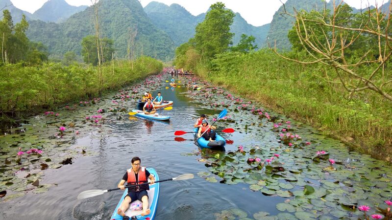 Dòng suối Yến mềm mại bên quần thể danh thắng chùa Hương 6