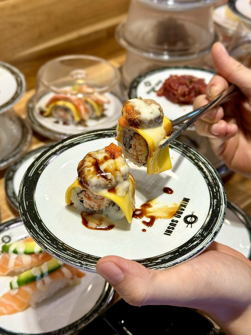 Top 6 quán sushi băng chuyền ngon bổ rẻ tại TP.HCM 2