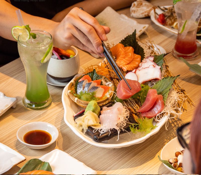 Check-in ngay top 8 quán sushi Quận 10 ngon quên lối về 13