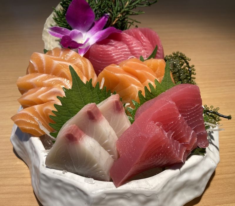 Check-in ngay top 8 quán sushi Quận 10 ngon quên lối về 9