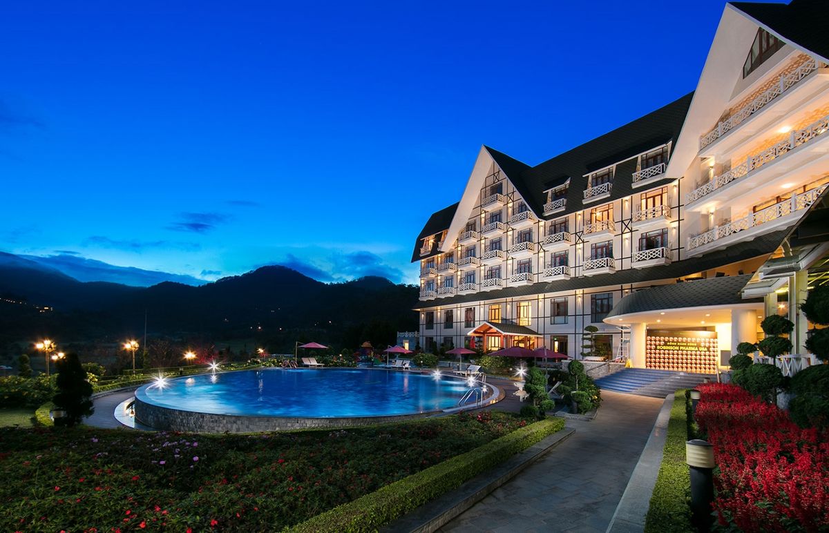 Swiss Belresort Tuyen Lam nằm gọn gàng trong mảng xanh tươi mát 3