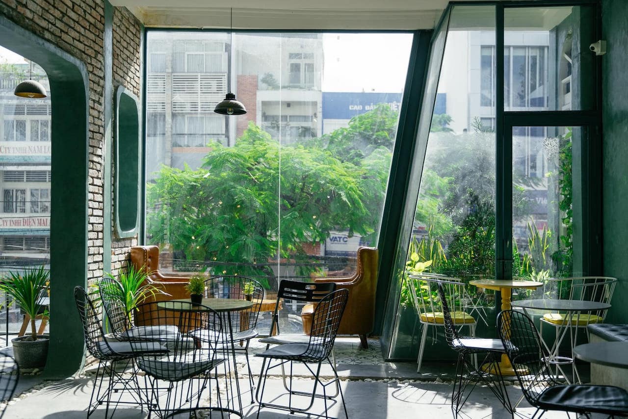 Tận hưởng không gian xanh với vẻ đẹp hiện đại tại Quán The Kantho Coffee 4
