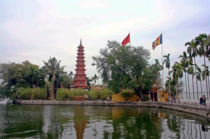 Tây Hồ Hà Nội: Vẻ đẹp thơ dịu dàng bên bờ sông Hồng 4