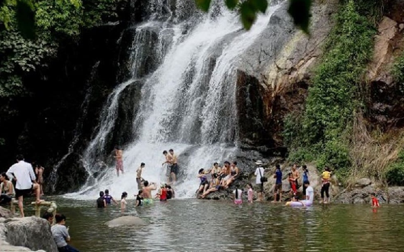 Thác Thăng Thiên Hòa Bình: Điểm picnic lý tưởng cuối tuần 3
