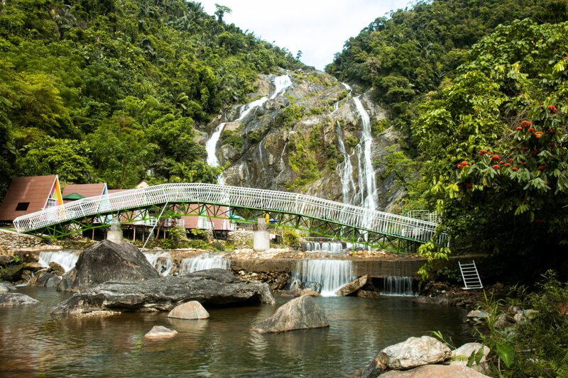Thác Trắng Minh Long, điểm tham quan hoang sơ của du lịch Quảng Ngãi 2