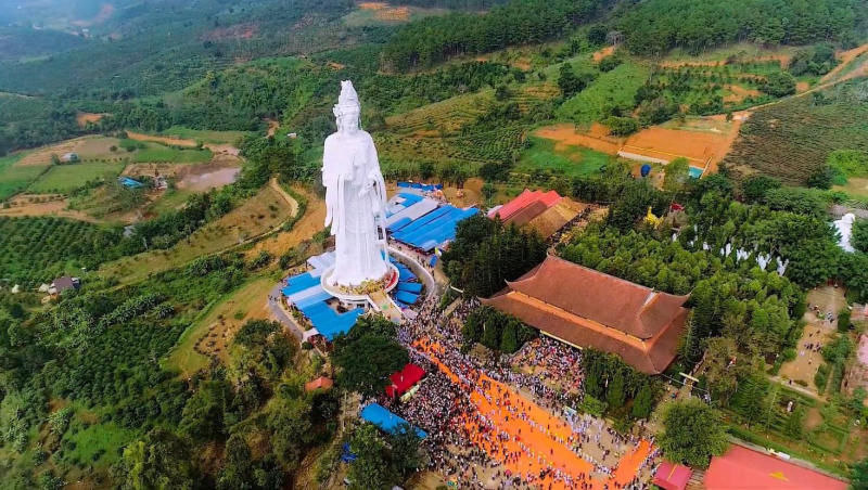 Đến chùa Minh Đức chiêm bái tượng Phật cao nhất Việt Nam 3