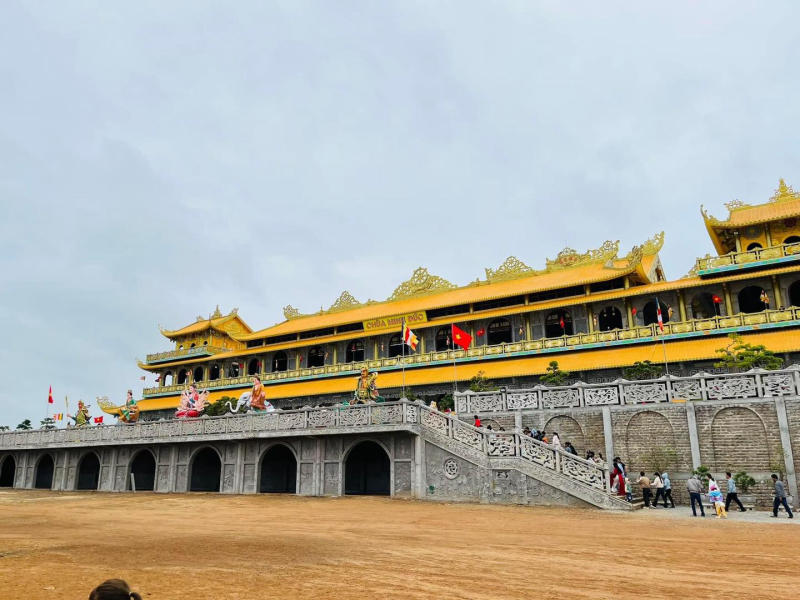 Đến chùa Minh Đức chiêm bái tượng Phật cao nhất Việt Nam 9