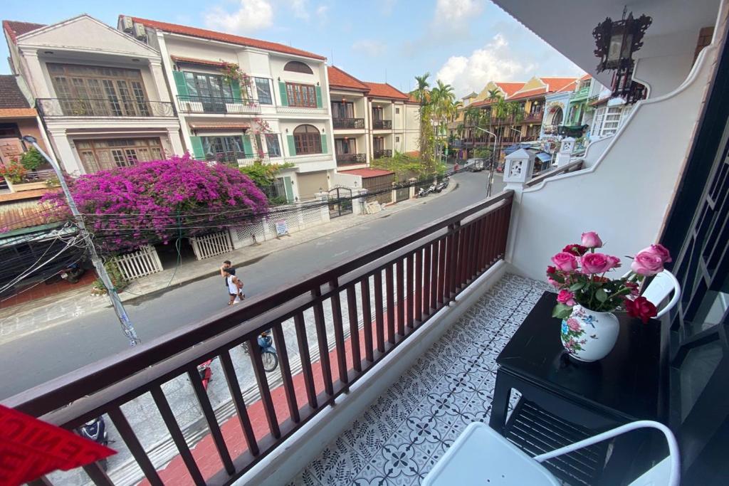 Thanh Binh Central Hotel - Xuýt xoa trước vẻ đẹp hiện đại của khách sạn 3 sao nằm cạnh phố cổ 12