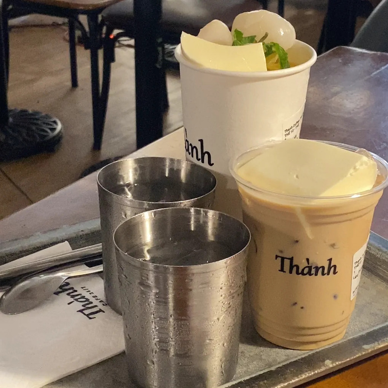 Review Thành Coffee, thư viện không ngủ đêm giữa lòng Sài Gòn 5