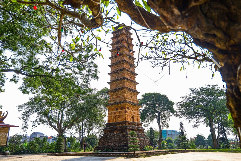 Chiêm ngưỡng tháp Bình Sơn, tuyệt tác đất nung ngàn năm 2