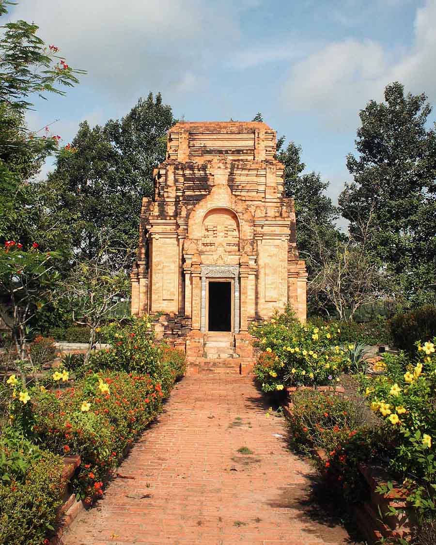 Tháp Chóp Mạt Tây Ninh dấu ấn nền văn hóa Óc Eo cổ đại 16