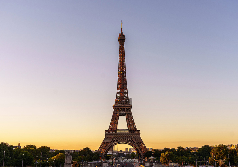 Tháp Eiffel vươn mình nơi Paris hoa lệ 3