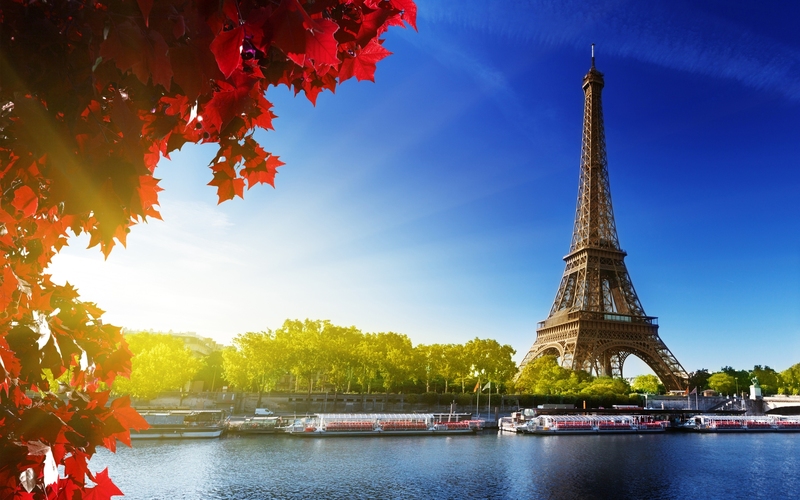 Tháp Eiffel vươn mình nơi Paris hoa lệ 5