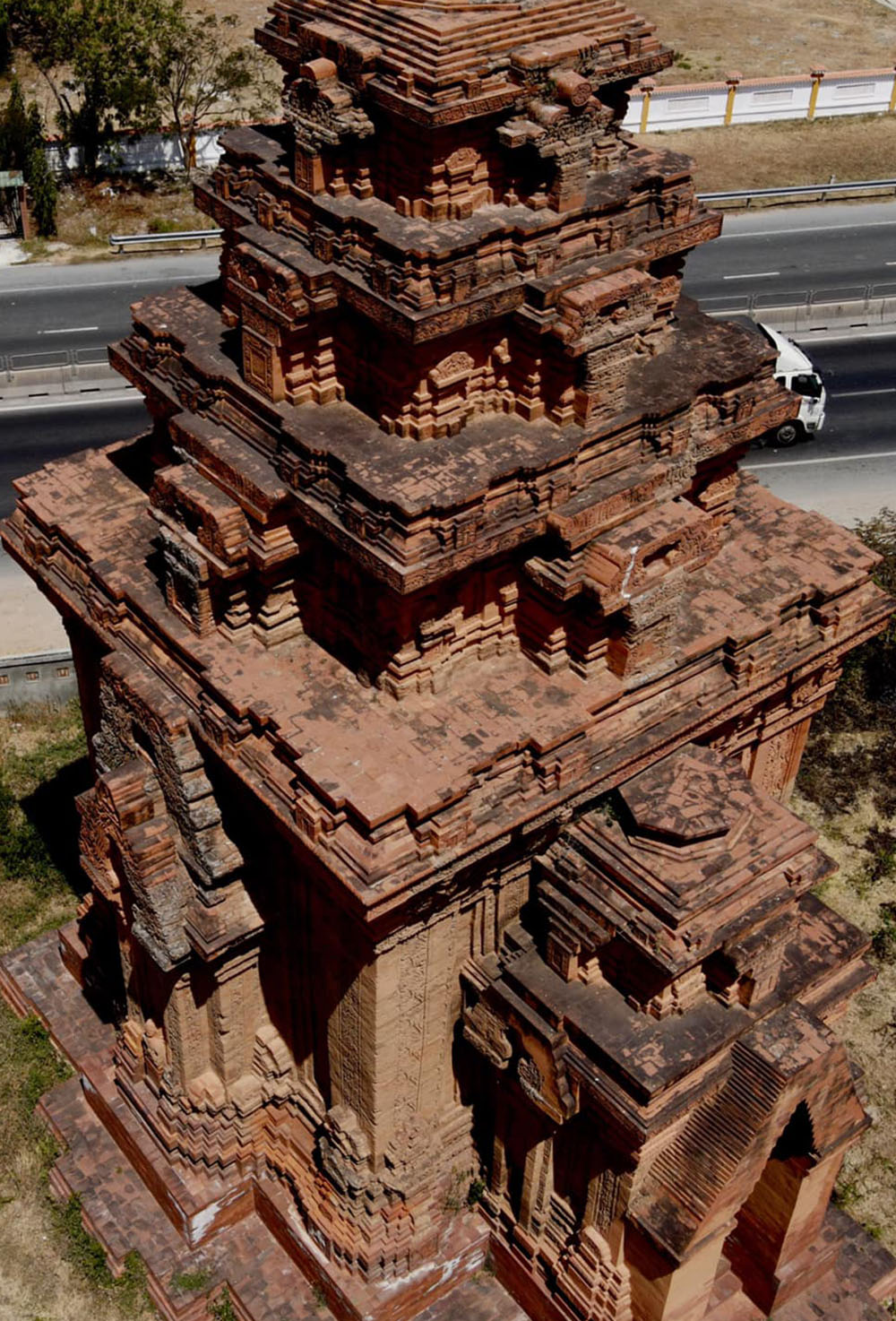 Tháp Hòa Lai, vùng đất nổi tiếng với những bí ẩn chưa được giải mã 7