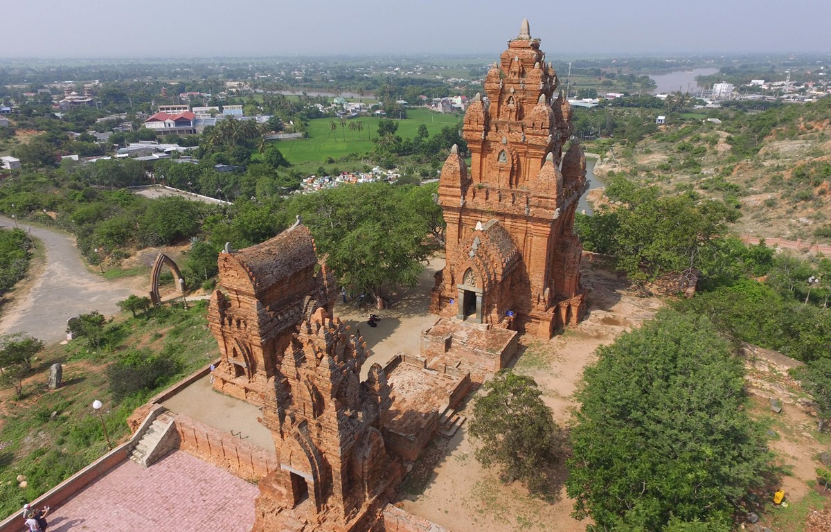 Tháp Po Klong Garai, biểu tượng tâm linh đặc sắc của nền văn hoá Chăm Pa 2