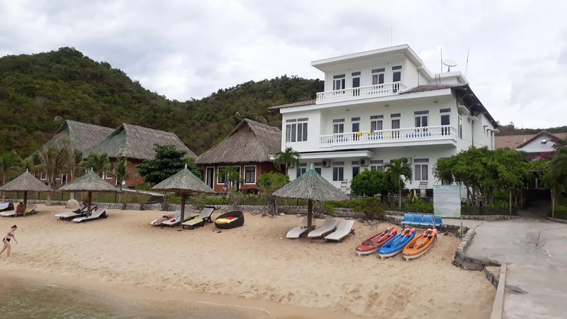 The Light Coral Island Resort ẩn mình giữa Vịnh Vân Phong 9