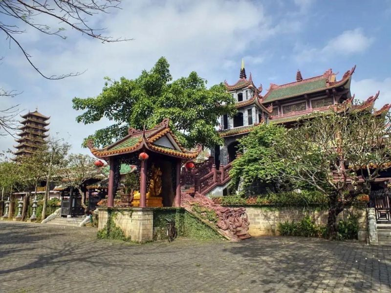 Thiền viện Thiên Hưng, điểm tham quan tâm linh nổi tiếng với vẻ đẹp yên bình 2