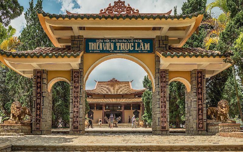 Thiền viện Trúc Lâm Đà Lạt: Chốn bình yên giữa rừng thông xanh 8