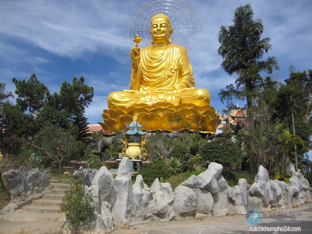 Thiền Viện Vạn Hạnh – Ngôi chùa nổi tiếng với tượng Phật lớn nhất tại Đà Lạt 4