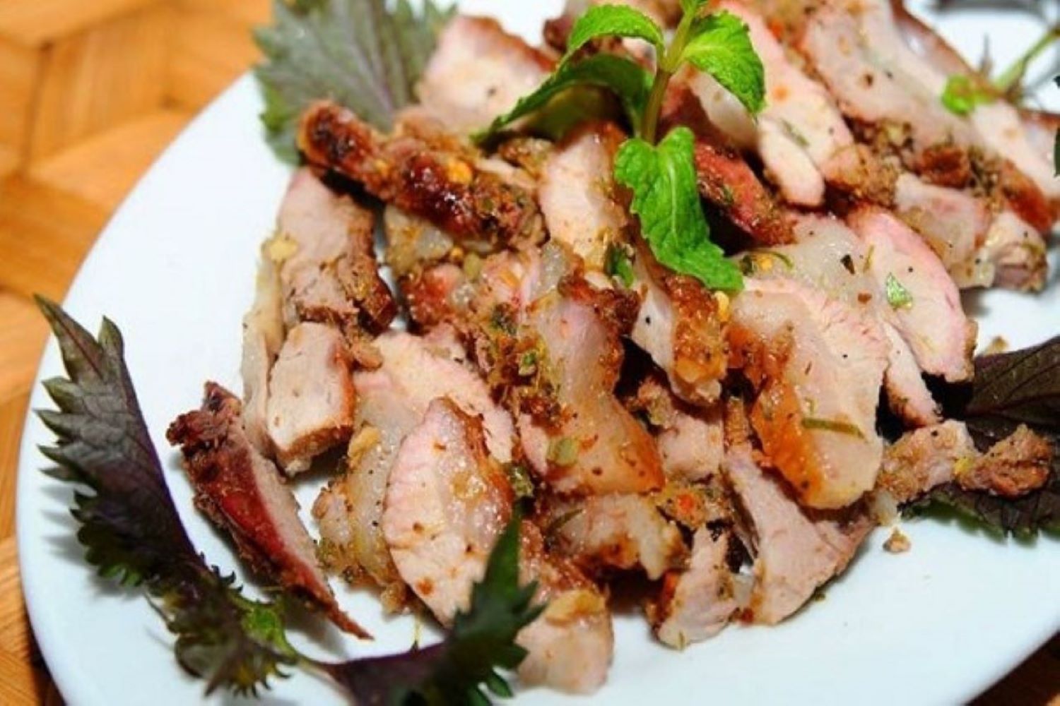 Thịt nhím Kon Tum là món ăn đặc sản nổi tiếng có nhiều chất dinh dưỡng 5